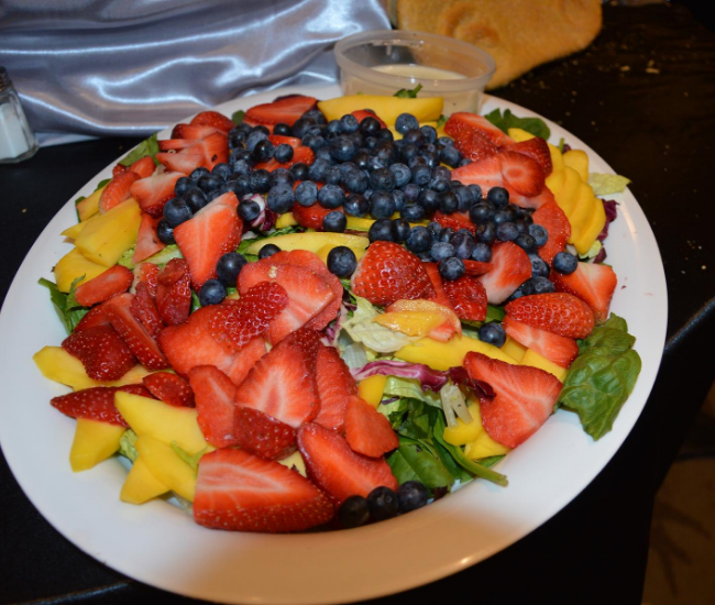 Spinach and fruit salad